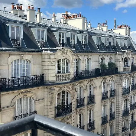 Charming Parisian Nest A Stone's Throw From Montmartre * Париж